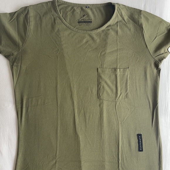 Men’s Medium Alphalete Single Pocket Muscle Tee - Picture 2 of 3